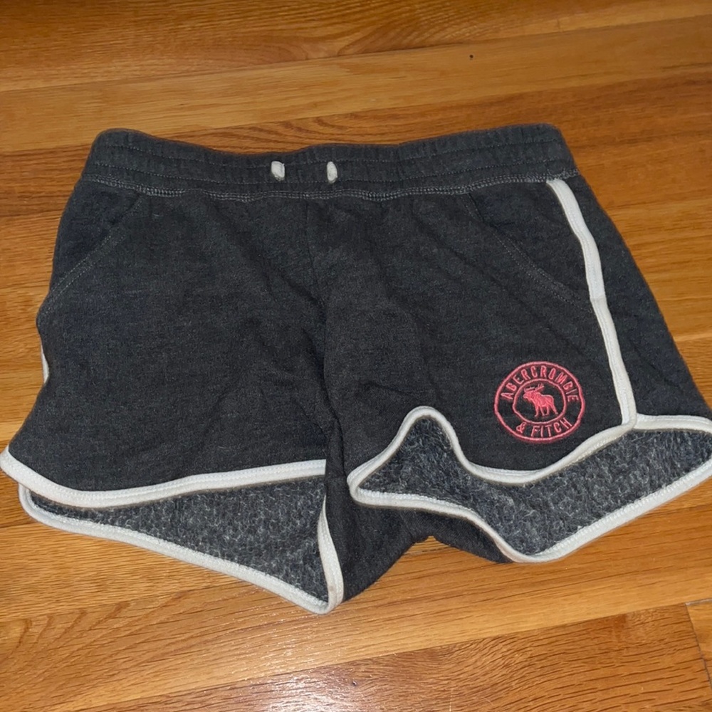 Very comfortable relaxed shorts that are great for lounging around!!